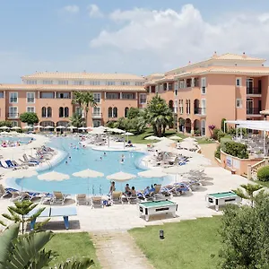 Grupotel Macarella & Hotel apartamentowy Son Xoriguer